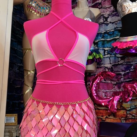 New Mesh “O” Ring  Halter Top - Picture 10 of 11